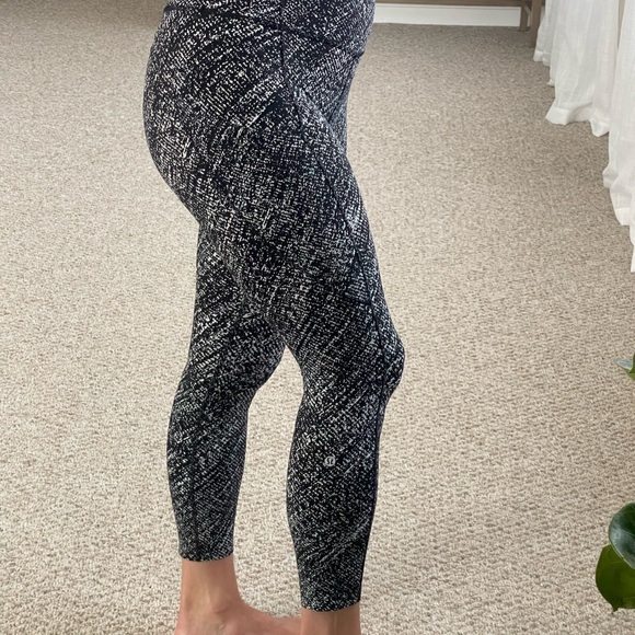 Lululemon Fast and Free High-Rise Crop 23" - Picture 4 of 7